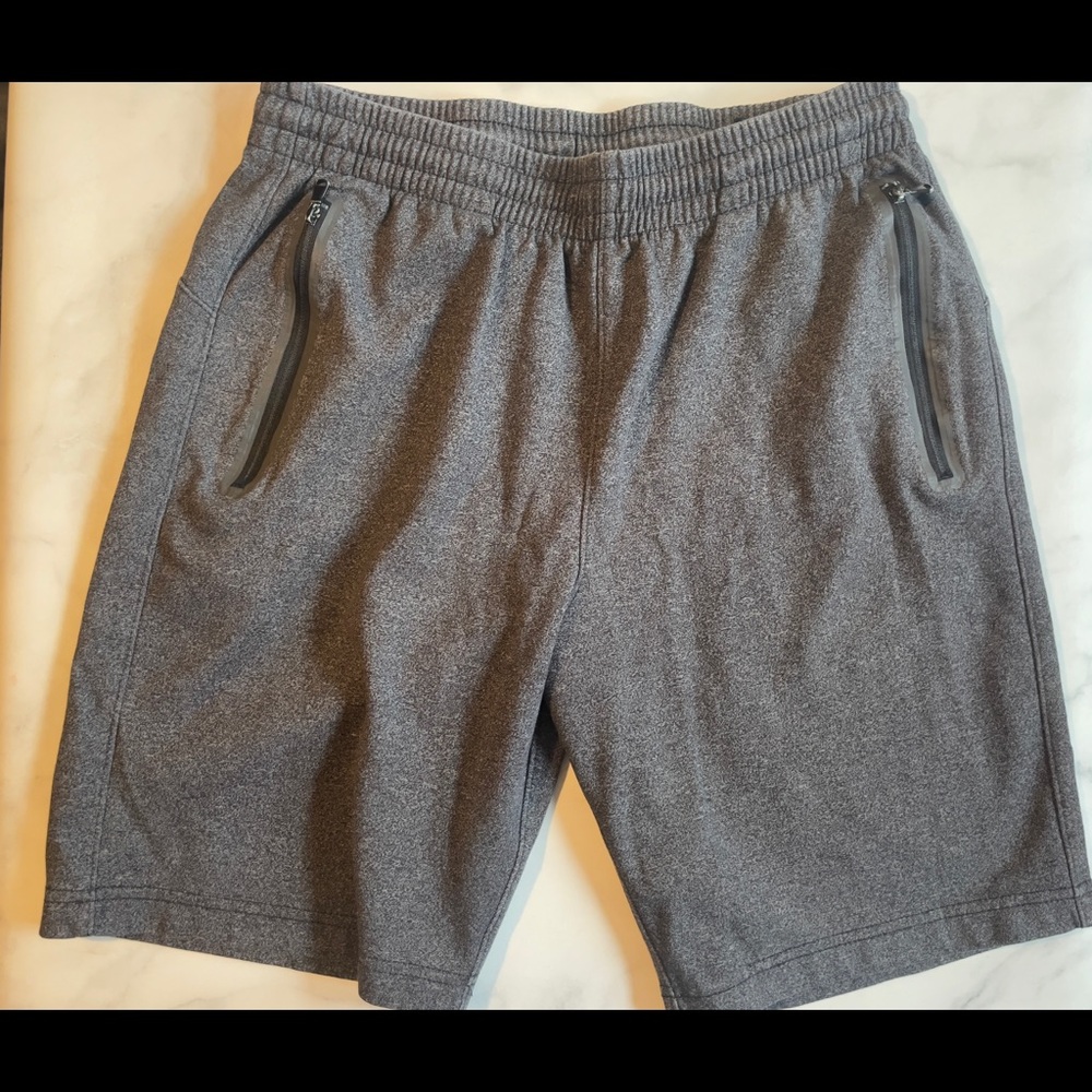 Old Navy Active Dynamic Fleece men’s shorts